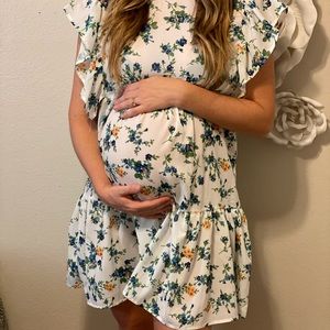 Floral maternity dress NWOT